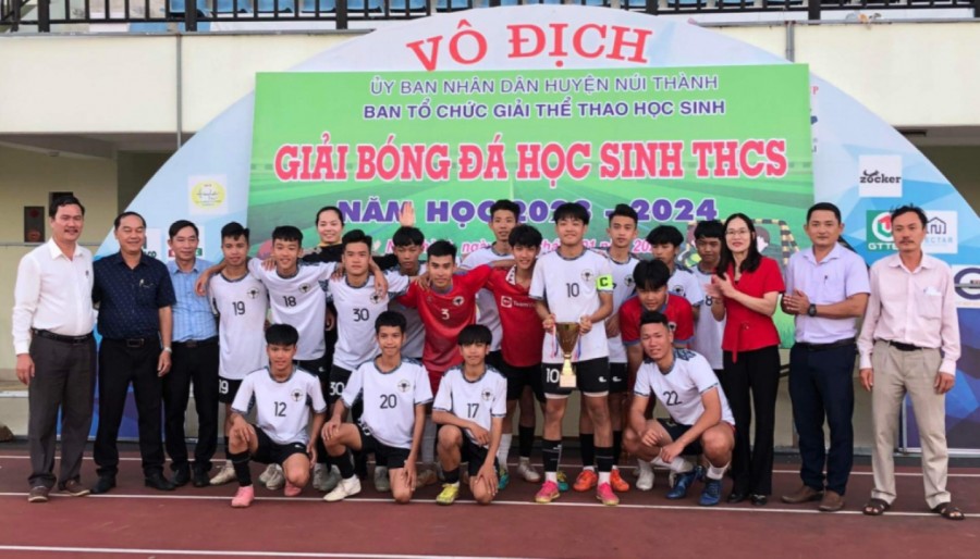ĐỘI TUYỂN BÓNG ĐÁ NAM ĐẠT CHỨC VÔ ĐỊCH